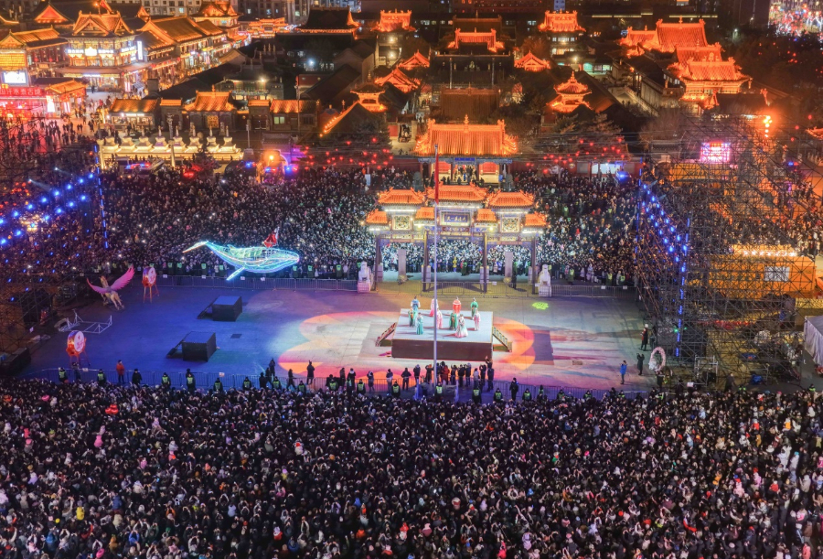 呼和浩特：点亮缤纷跨年夜