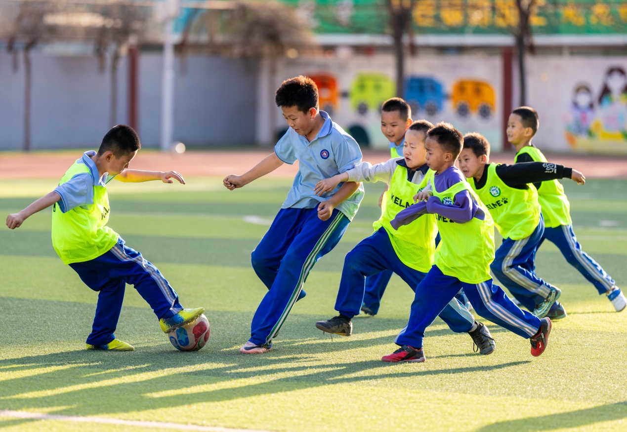 呼和浩特：多彩社团 快乐成长