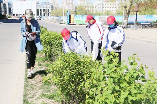 满洲里市113家单位1500余名干部职工再向白色污染&ldquo;宣战&rdquo;